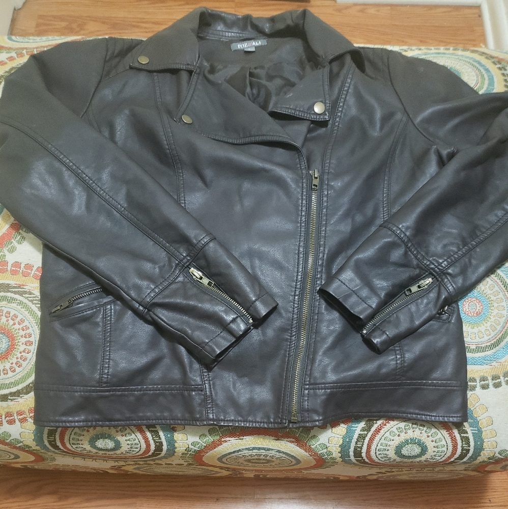 Roz&Ali Brown Leather Bomber Jacket